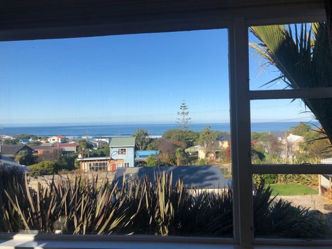 17 Queen Street, Brighton, Dunedin