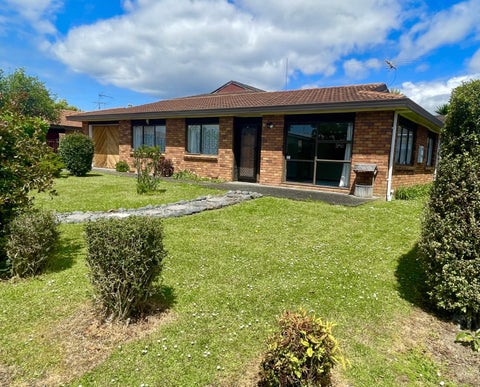 15C Roberts Road, Te Atatū South, Auckland
