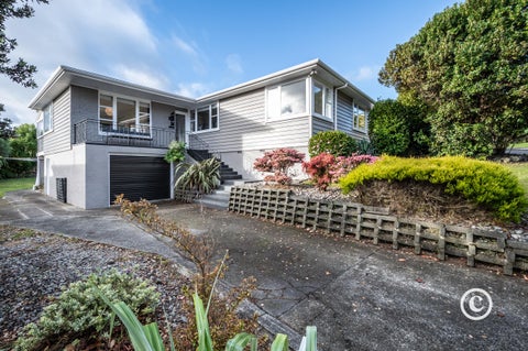 59 Raroa Terrace, Tawa, Wellington