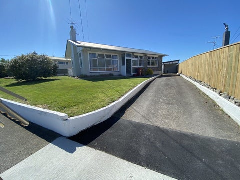 16 Wavell Crescent, Lansdowne, Masterton