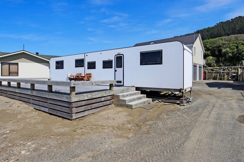 52 Akitio Esplanade, Ākitio, Pongaroa