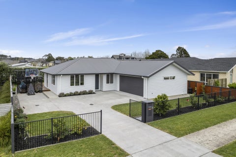 4 Sir Lincoln Drive, Kumeu