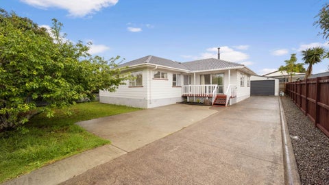 12 Glenhaven Place, Te Atatu Peninsula, Auckland