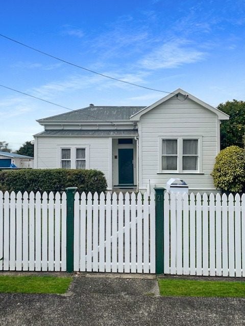 21 Bell Street, Marton
