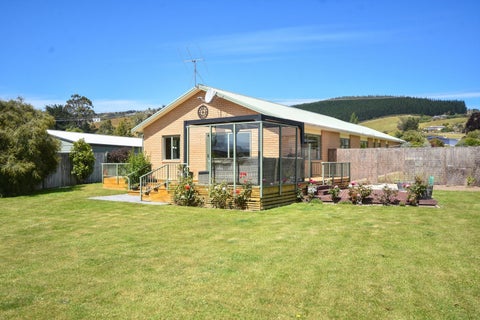 6 Sandown Street, Waihola