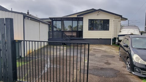 8A Fruitvale Road, New Lynn, Auckland