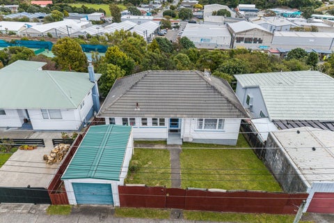 12 Taylor Terrace, Tawa, Wellington