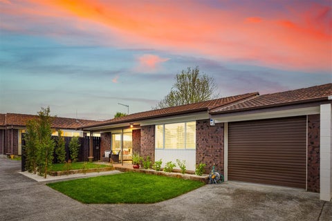 2/28 Roberts Road, Te Atatu South, Auckland