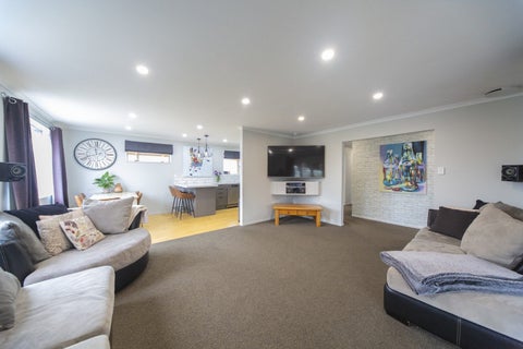 8 Bryce Place, Kelvin Grove, Palmerston North
