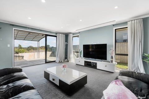 16 Arbors Track, Silverdale, Silverdale
