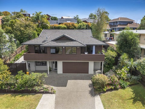 32 Unsworth Drive, Unsworth Heights, Auckland