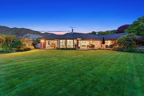 9A Karaka Grove, Waikanae
