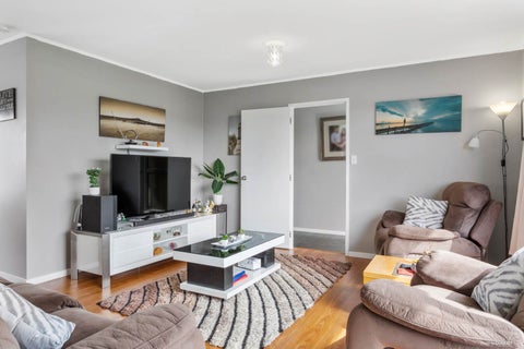 1/168 Lake Road, Northcote, Auckland