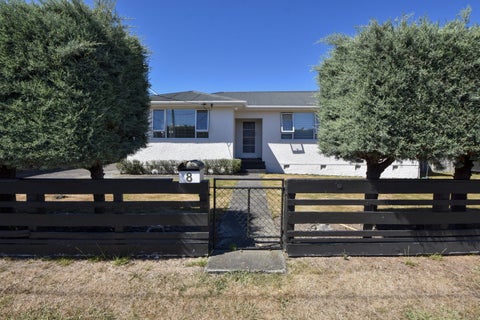 8 Barrett Place, Carterton