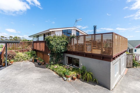 21 Frimley Terrace, Waikanae Beach, Waikanae