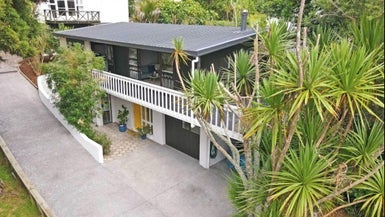 4/199 Titirangi Road, Titirangi, Auckland