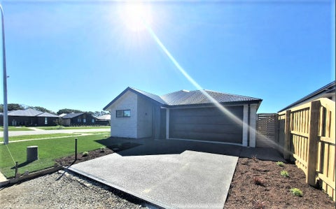 1 Woodford Avenue, Woodend, Woodend