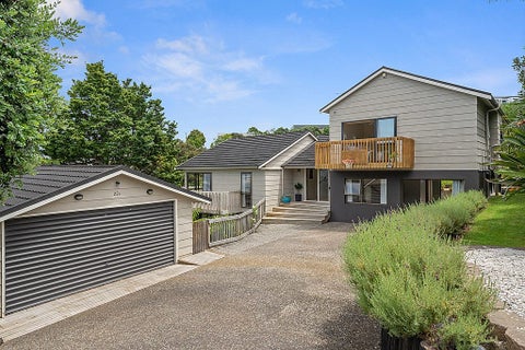 22B Mariposa Cres, Birkenhead, North Shore City