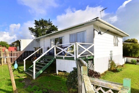 1/4 Slim Place, Clendon Park, Auckland