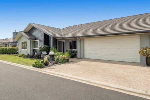18 Bridgewater Way, Pyes Pa, Tauranga