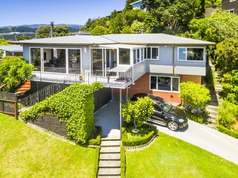 2 Kenilworth Grove, Silverstream, Upper Hutt