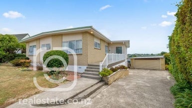 10 Spinnaker Drive, Whitby, Porirua
