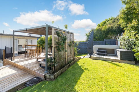 52B Bay Street, Red Beach, Whangaparāoa