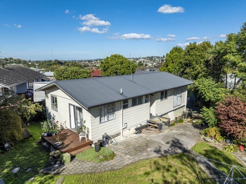 13 Helleur Road, Massey, Auckland