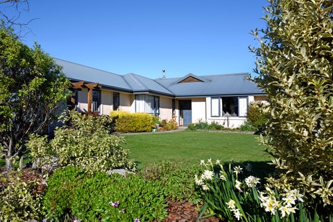 35 Hollybush Drive, Brightwater