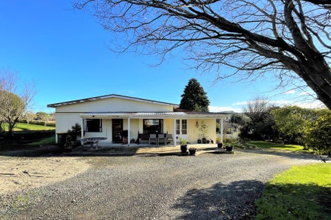 11 Stuart Street, Owaka, Owaka