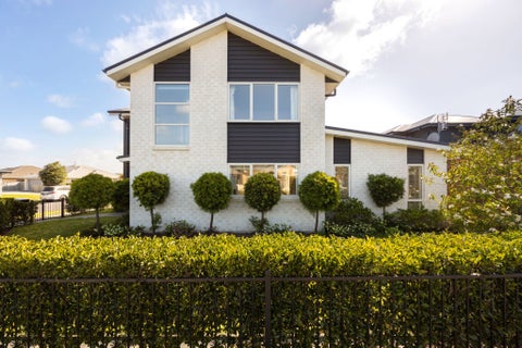 2 McCorquindale Drive, Flagstaff, Hamilton