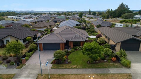 7 Fairose Drive, Richmond