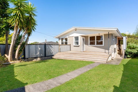 11 Fordham Street, Beach Haven, Auckland