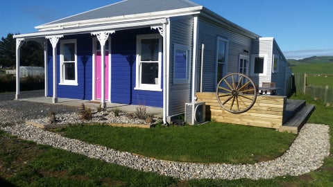 17 Saunders Street, Owaka