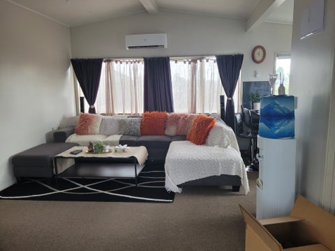8 Archlynn Road, Kelston, Auckland