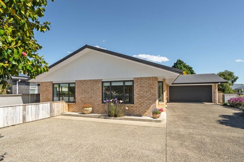 12 Howard Street, Carterton