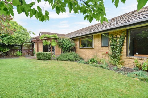 5 Innisfree Place, Northwood, Christchurch