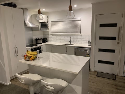 122 Lynn Road, Bayview, Auckland