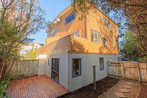 2A Stella Grove, Newlands, Wellington