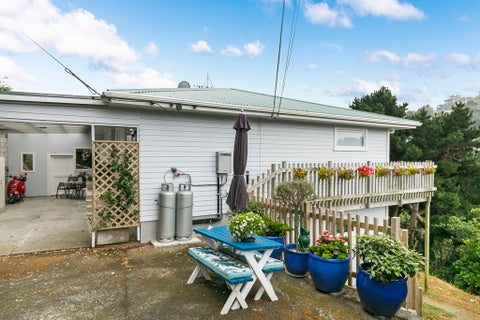 70 Dominion Park Street, Johnsonville, Wellington