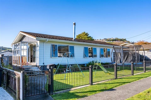 1/6 Louisson Avenue, Stoke, Nelson