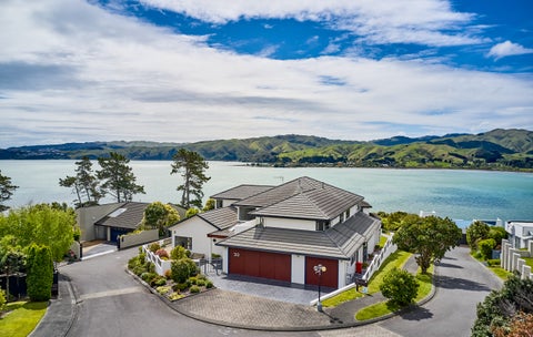 30 Molyneux Close, Whitby, Porirua