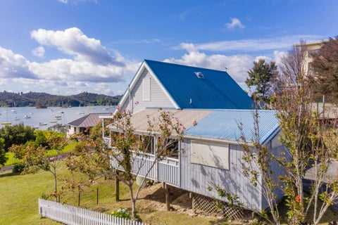 8 Kakapu Road, Okiato, Russell