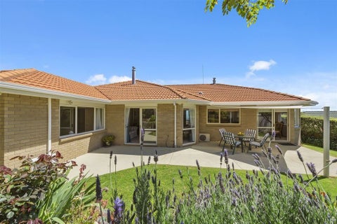 21 Village Park Drive, Welcome Bay, Tauranga
