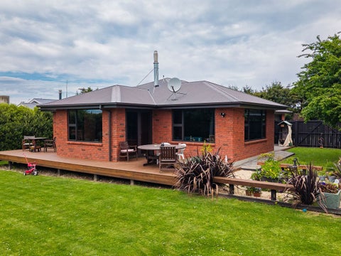 18 Mclean Street, Glenavy, Waimate