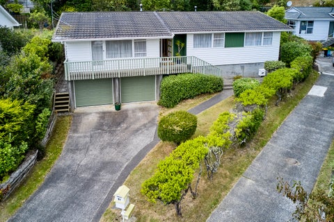 21 Lupin Terrace, Tawa, Wellington
