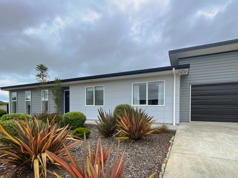 3 Tapuhikura Street, Waikanae