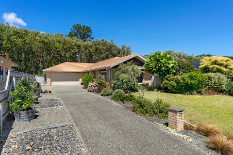 106 Weggery Drive, Waikanae Beach, Waikanae