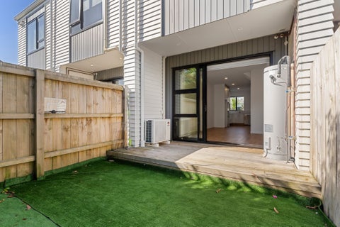 5/4 Bittern Place, Henderson, Auckland