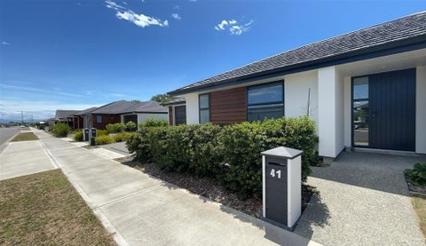 41 Oakdale Grove, Richmond, Richmond